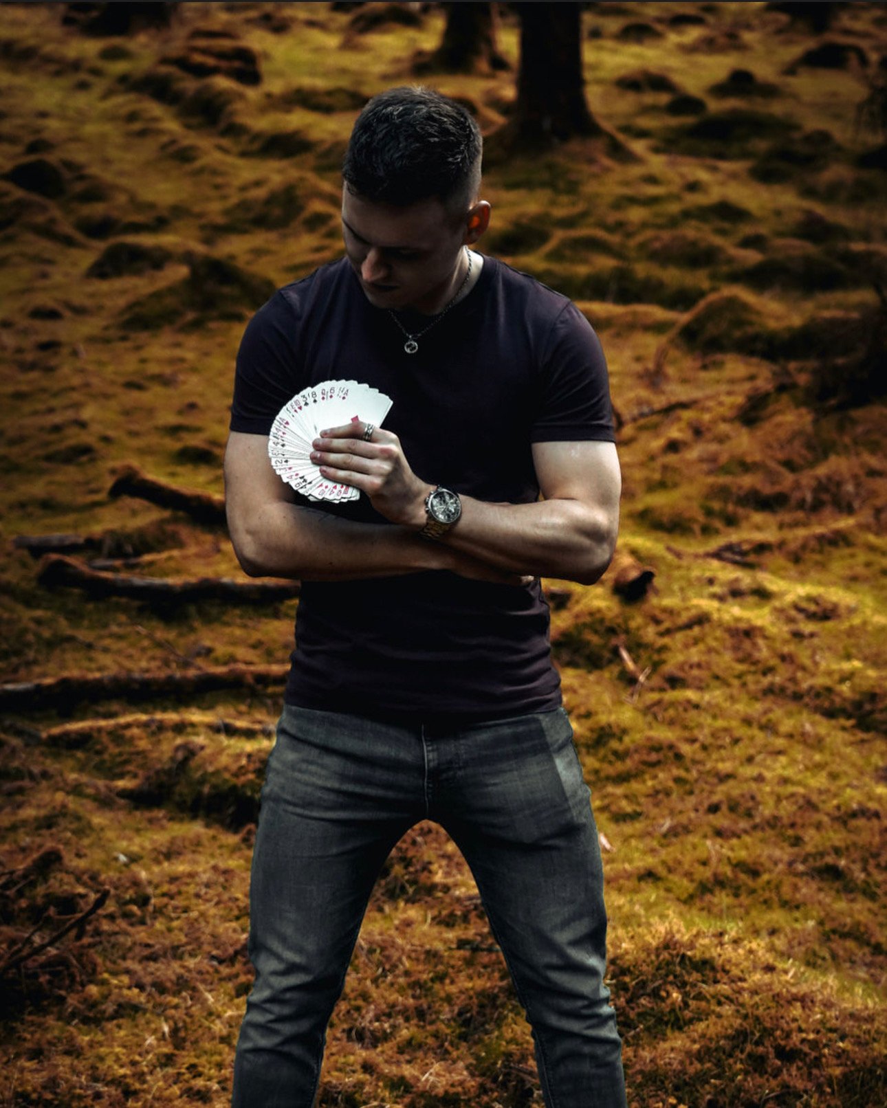 Tom Rose — Professional Magician with cards