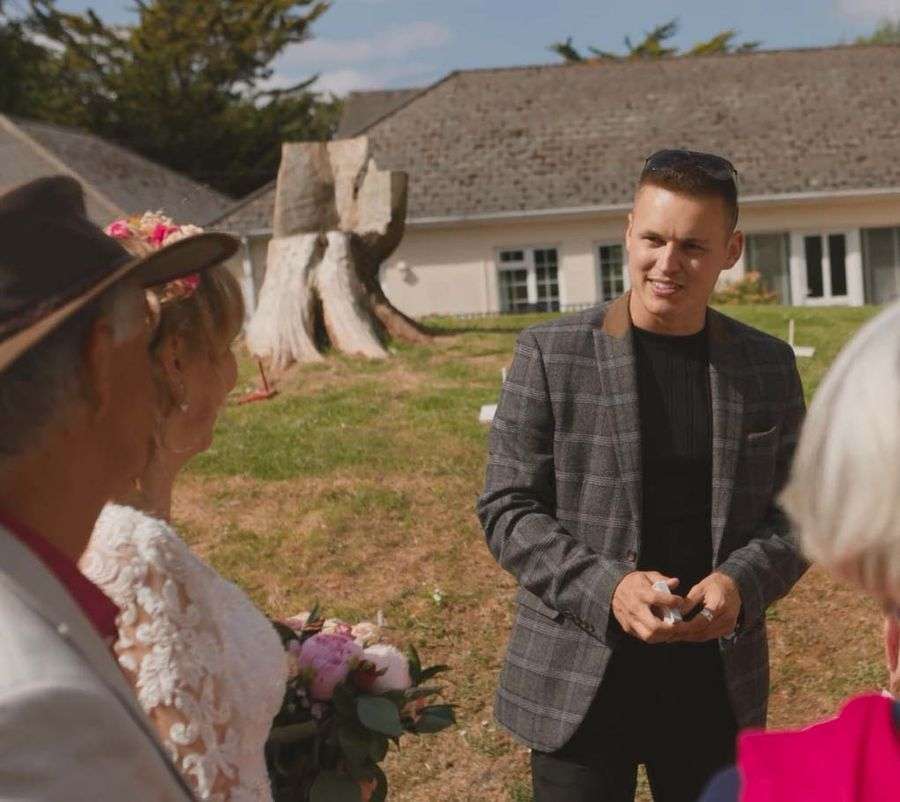 Tom Rose Magic performance